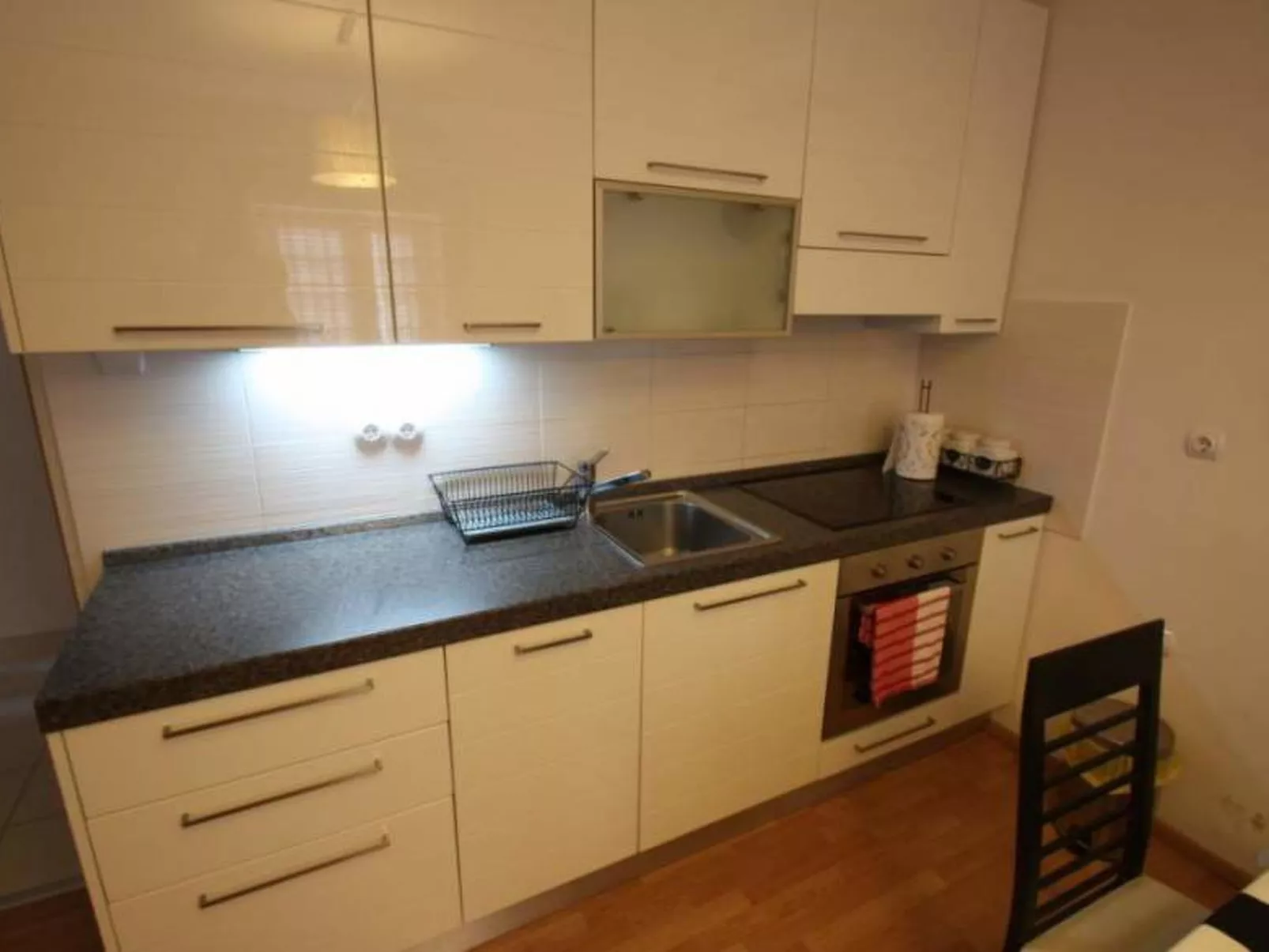 TOMASOVIC / HR-07162-01 - Image-tags.info