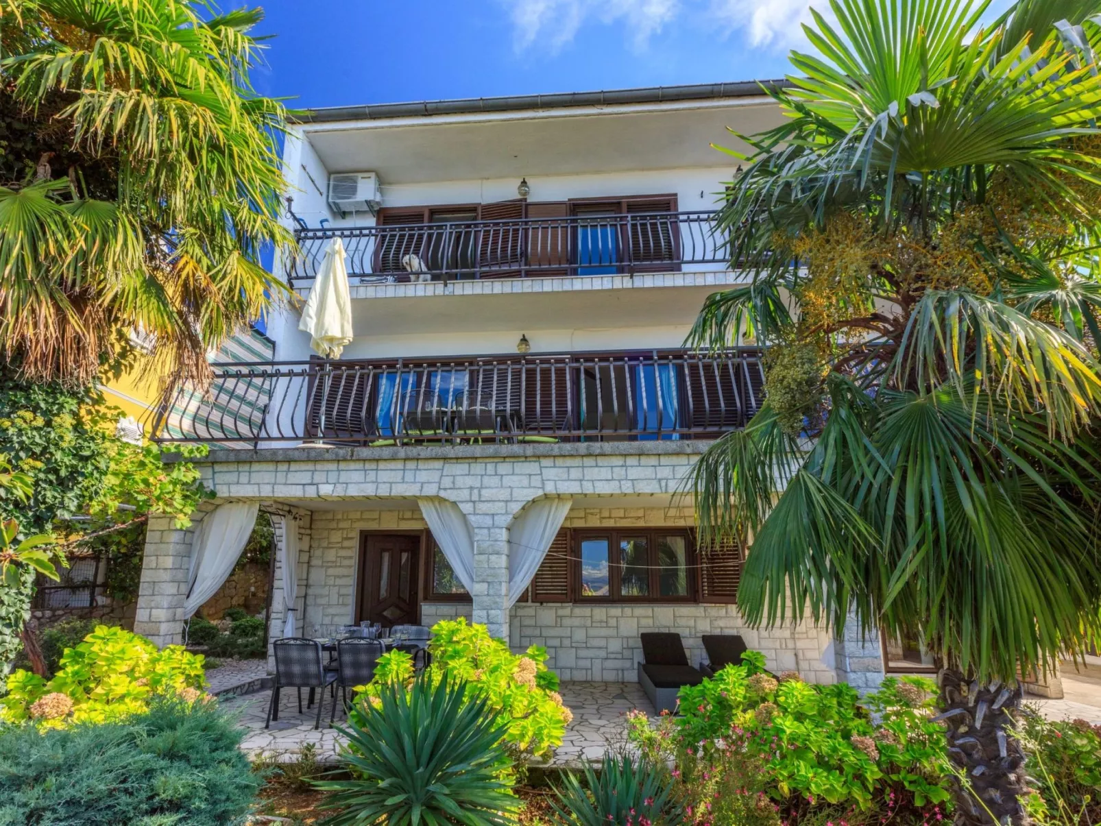 MAKSIM 2 / HR-06903-02 - Image-tags.info