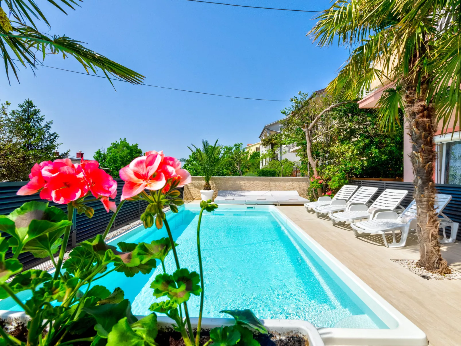 ABROS priz / HR-10317-03 - Image-tags.info