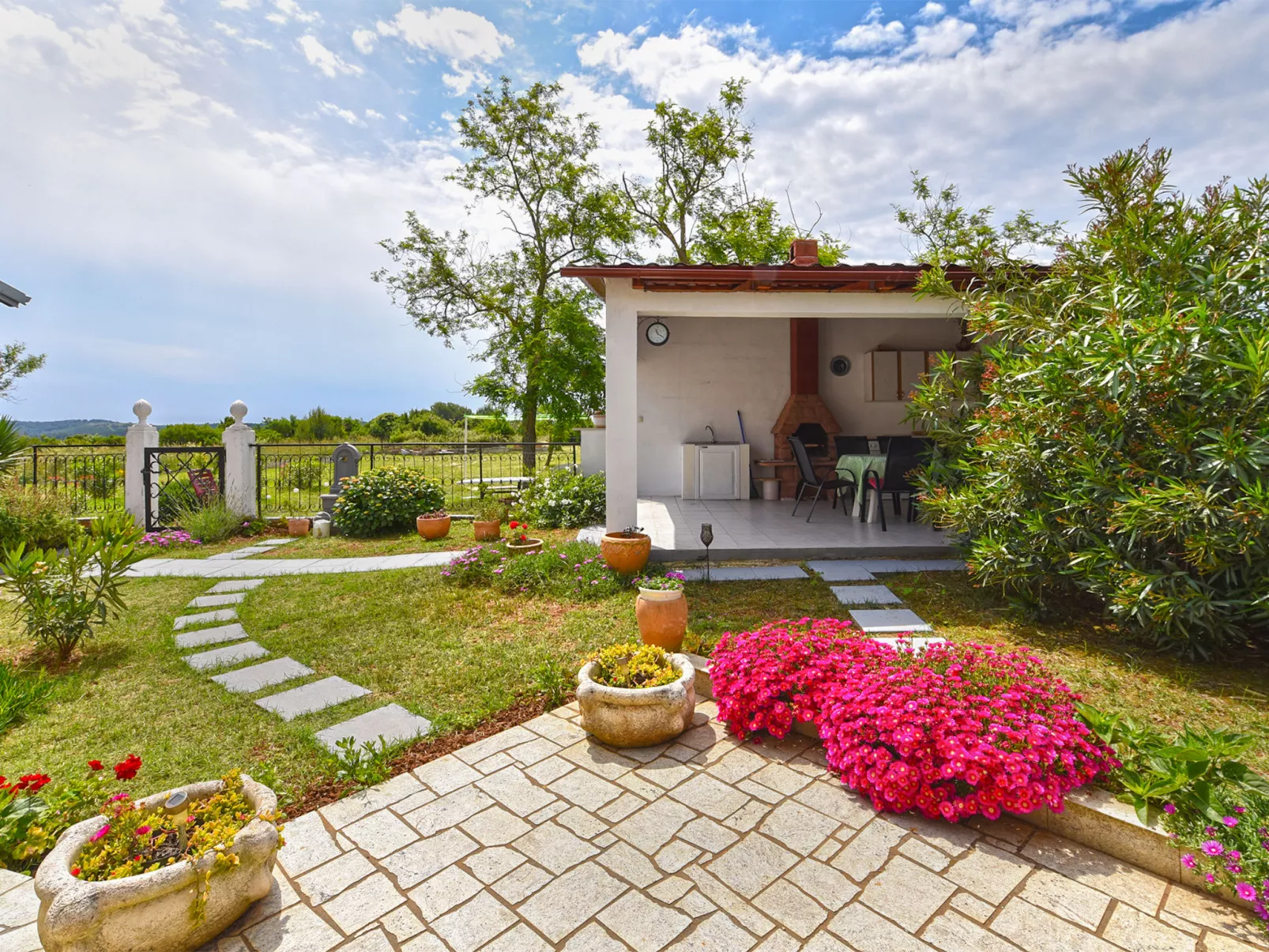 Apartment 1391 - Outside