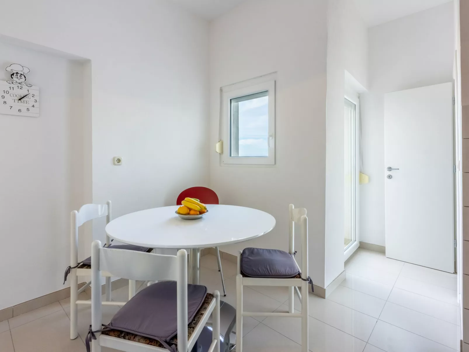 Mirjana Jelicic / HR-09956-01 - Image-tags.info