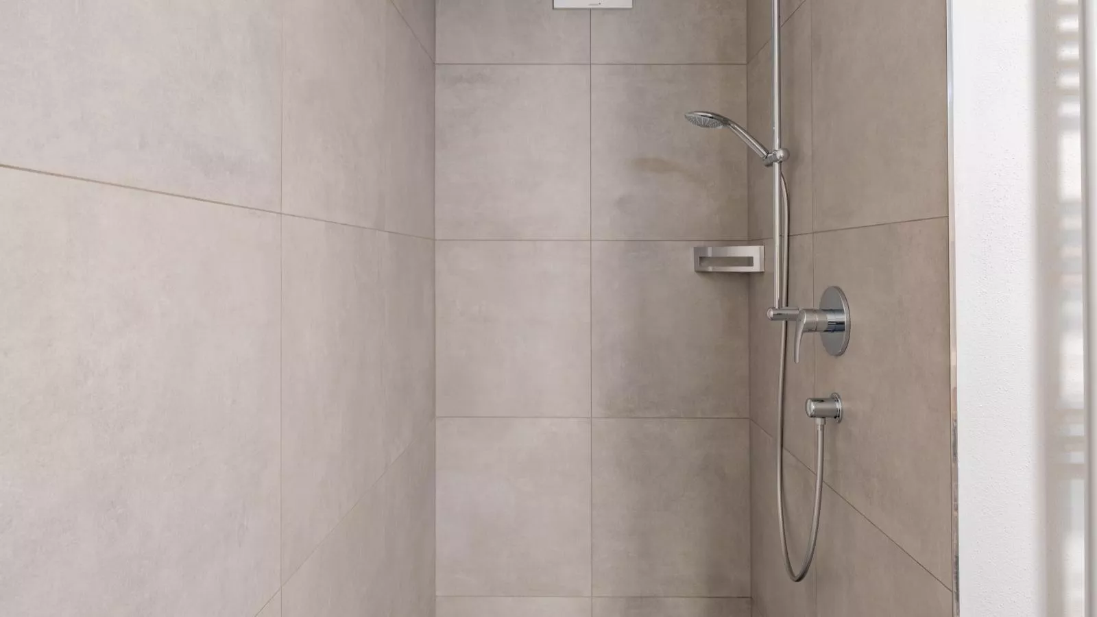 Blick ins Salzachtal-Bathroom