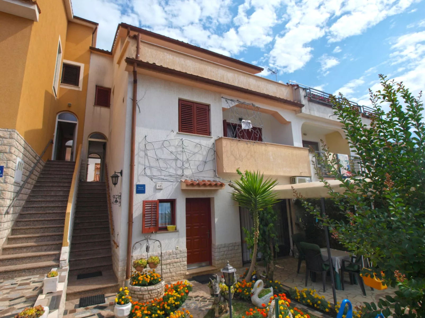 Apartment 1682 - Image-tags.info