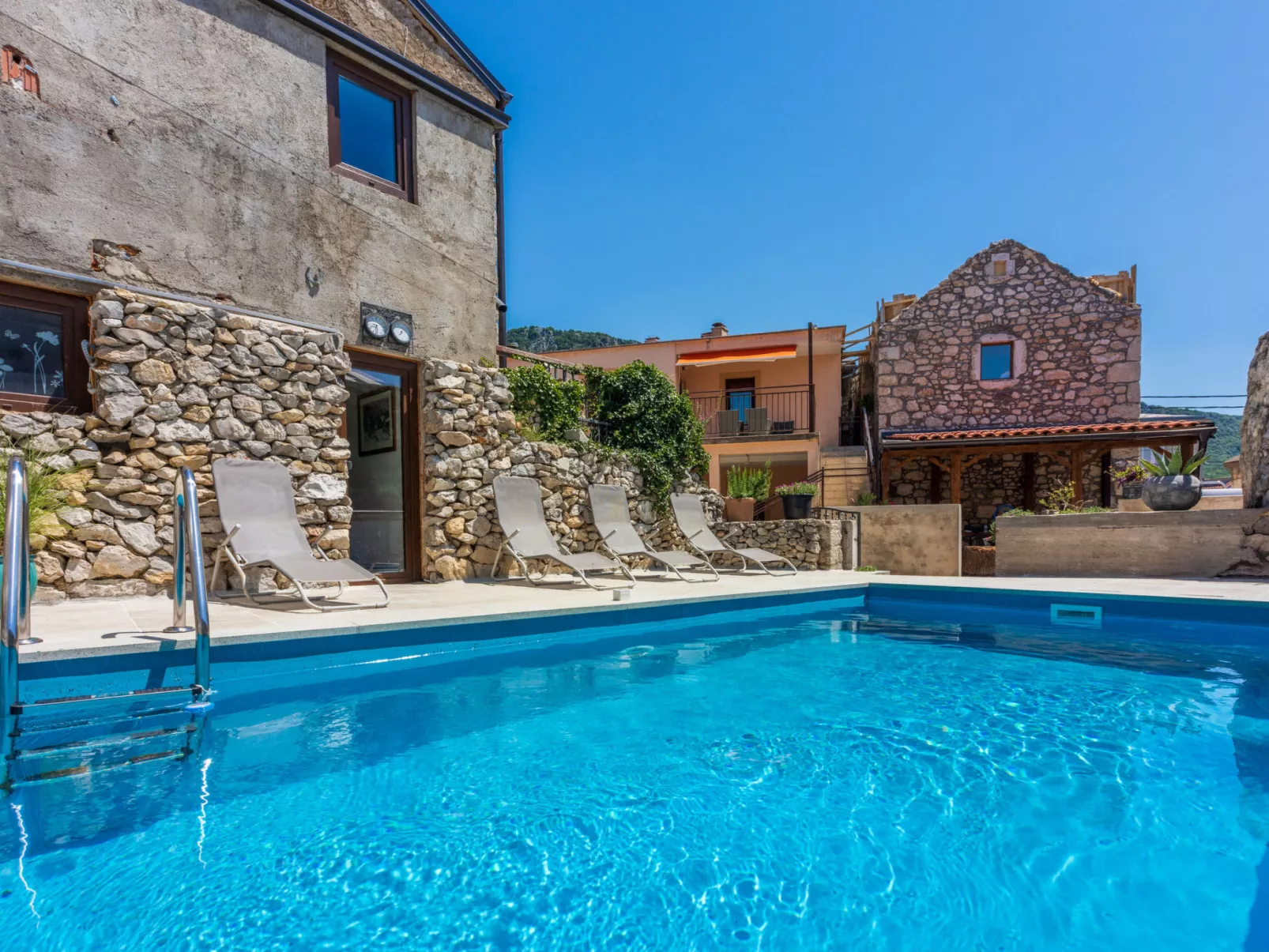 Casa Royal / HR-09832-01 - Draußen