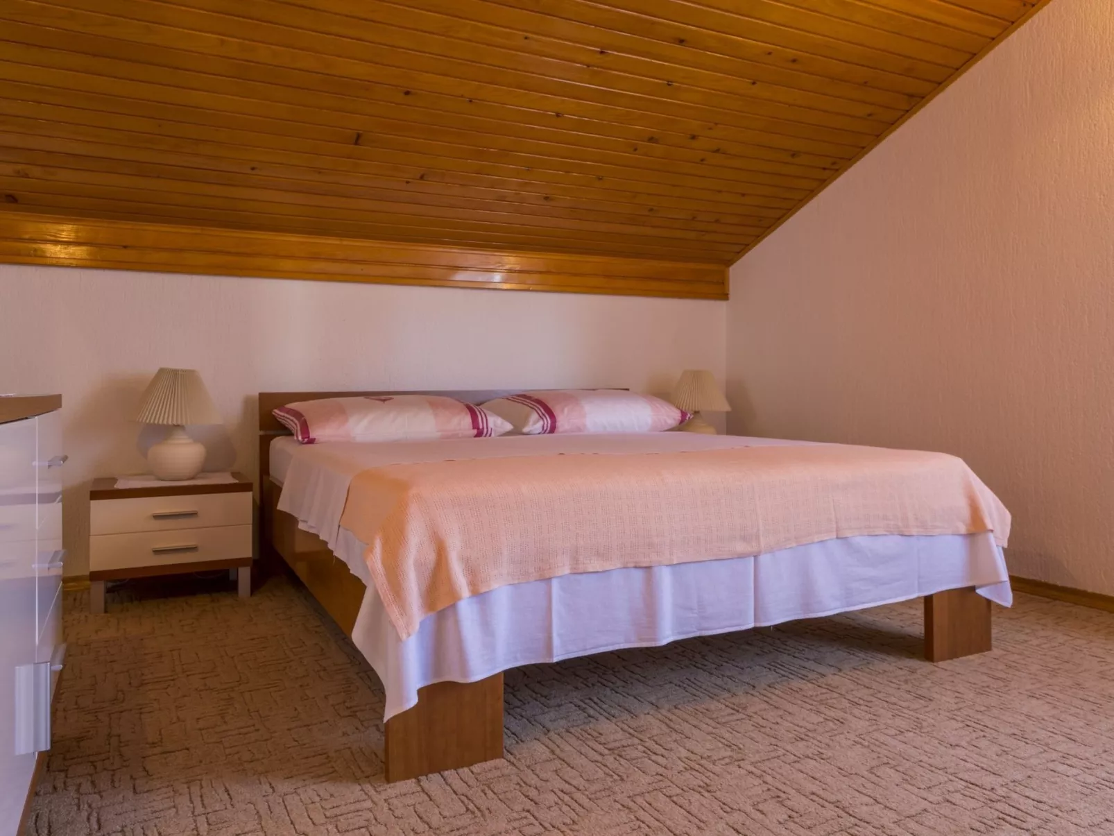 Sever 2 kat potkovlje / HR-09156-02 - Image-tags.info