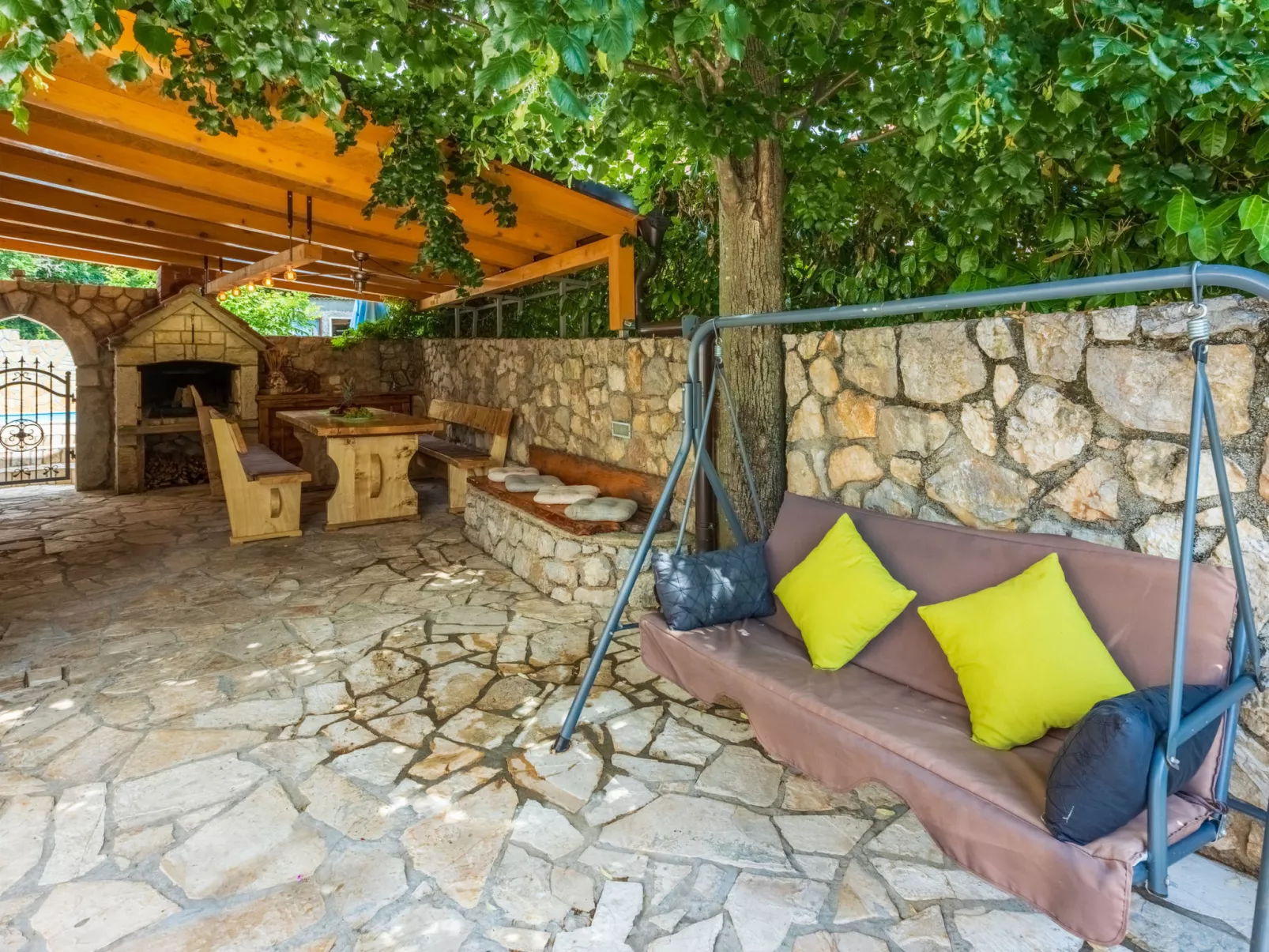 MIJO / HR-09395-01 - Outside