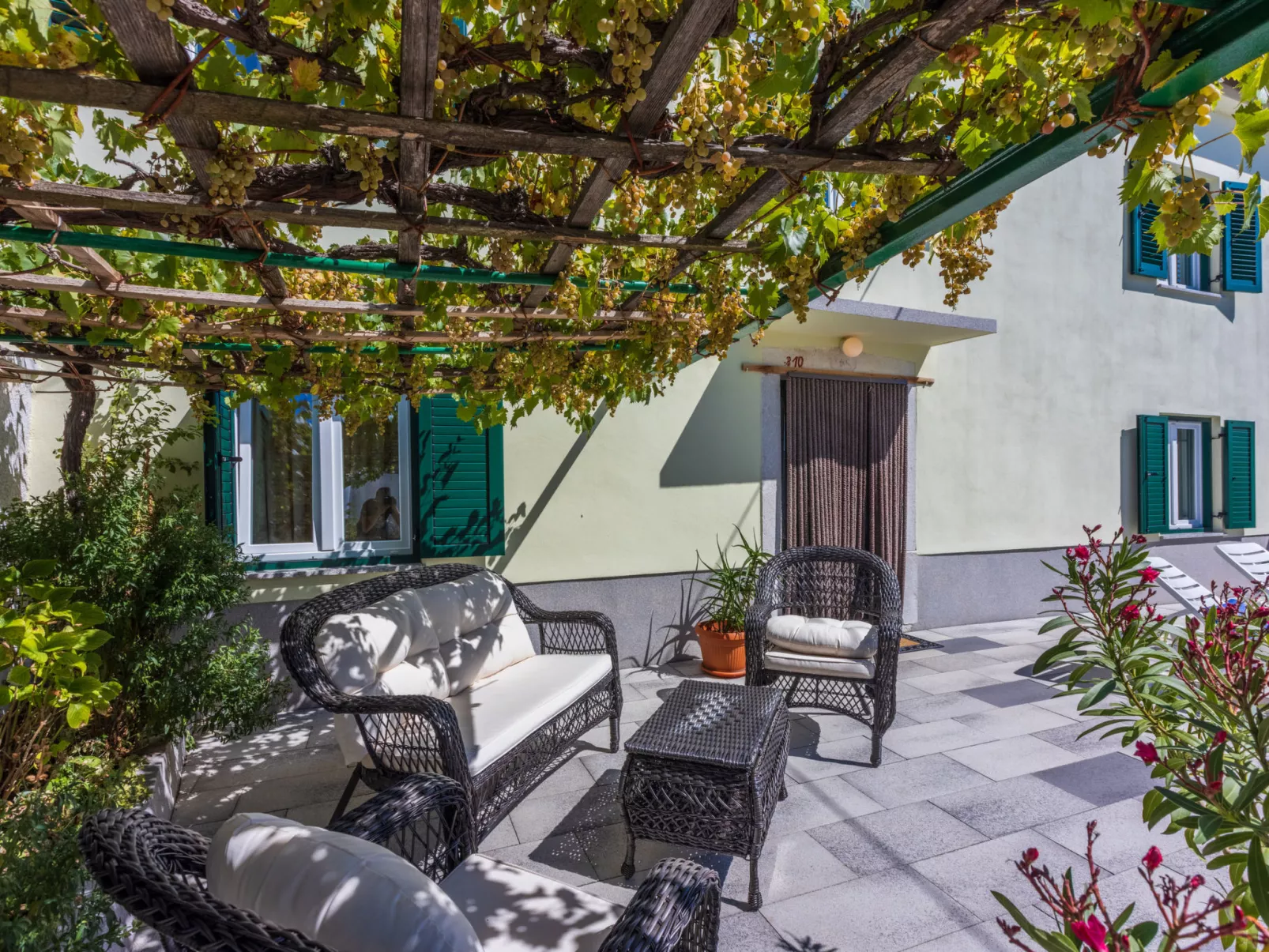 Rural House Anka / HR-10496-01 - Image-tags.info