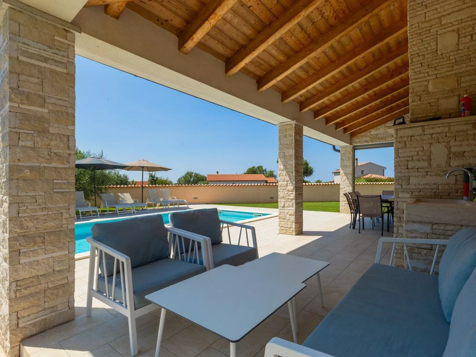 Villa Magica - Draußen