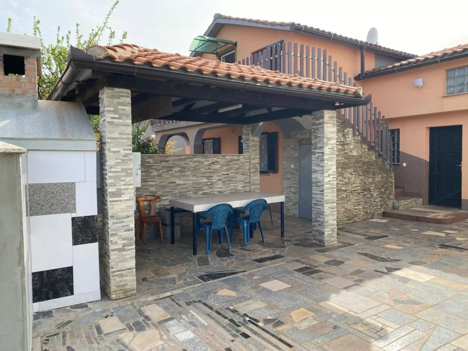 Casa Orangina - Draußen