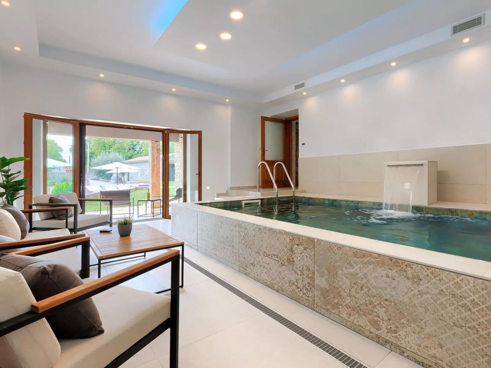 Villa Jurazini - Image-tags.info