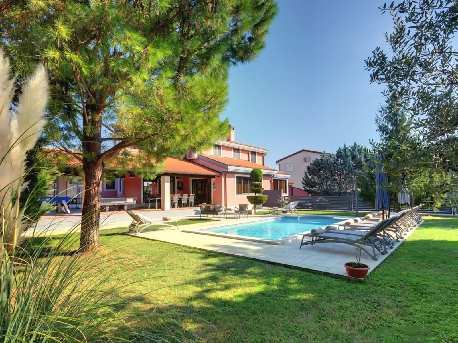 Villa Ines - Image-tags.info