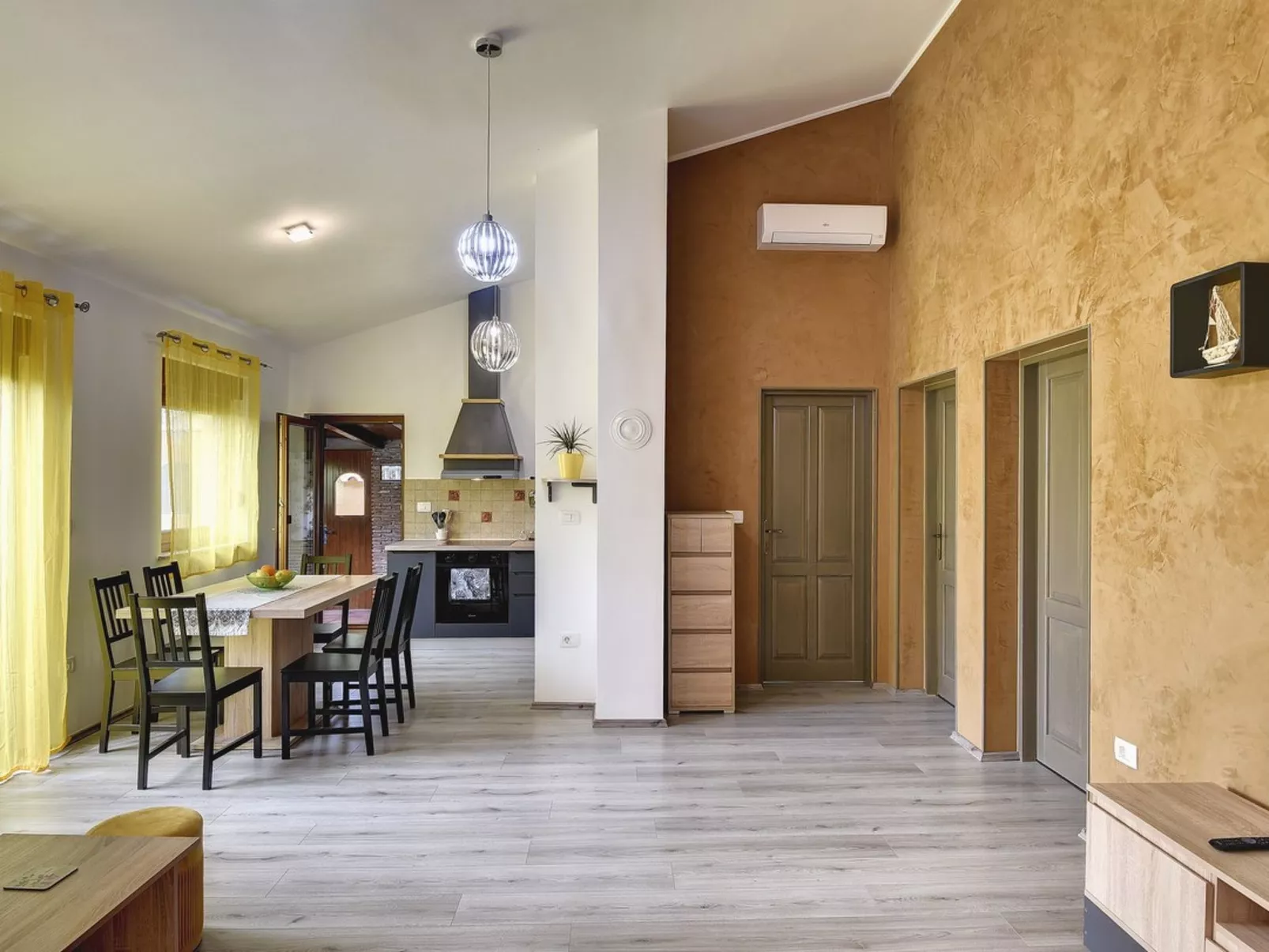 Villetta Ambrosiana - Inside