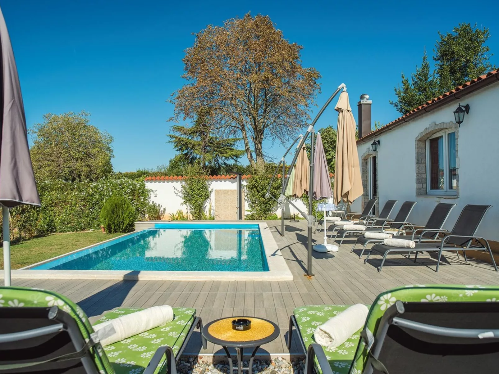 House Barat - Image-tags.info