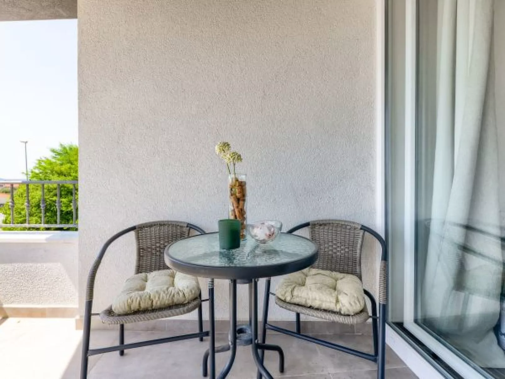 Villa Azzuro with jacuzzi and pool - Image-tags.info