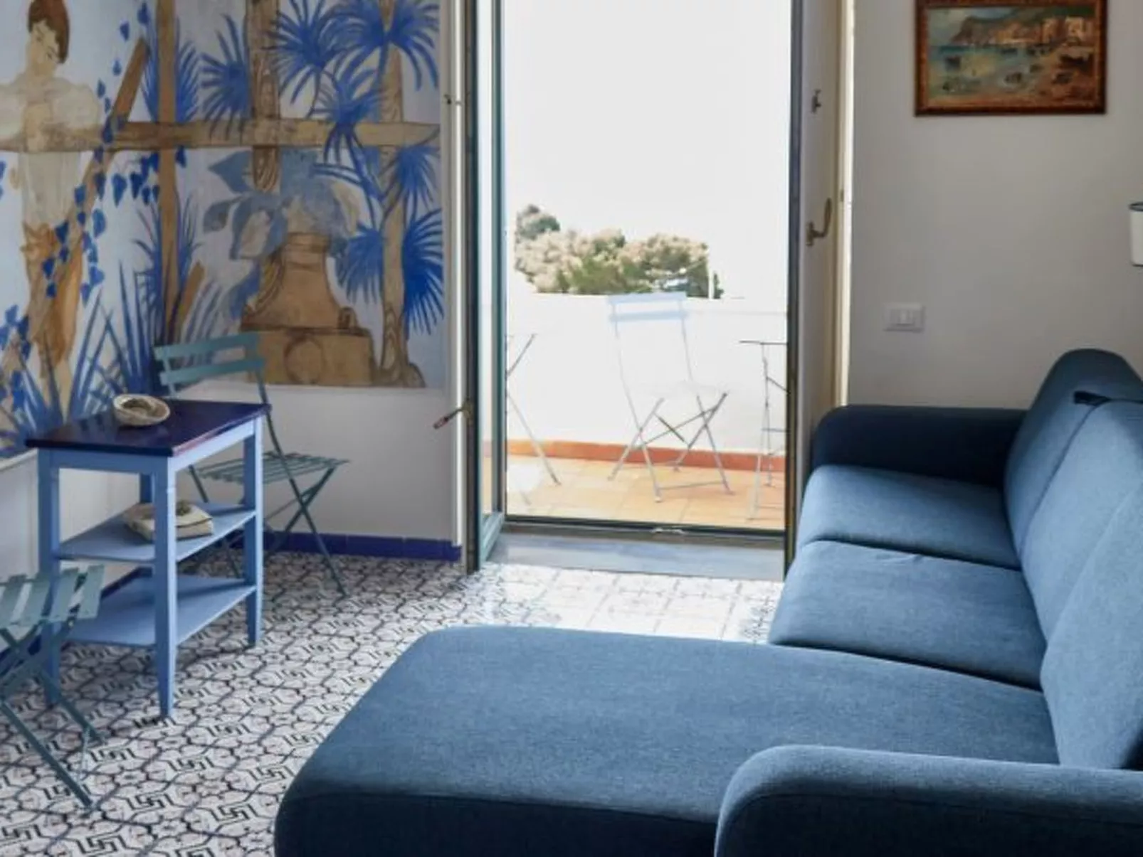 L'affresco caprese a 10 minuti dalla piazzetta - Inside