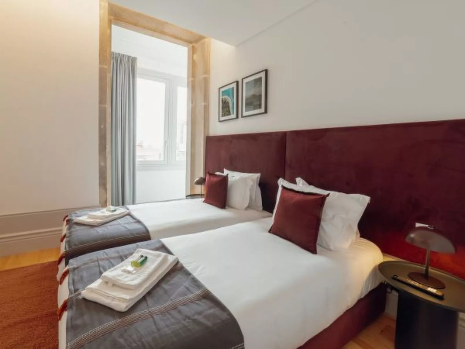 HEART OF PORTO APARTMENT F DUPLEX by VACATIONY - Inside