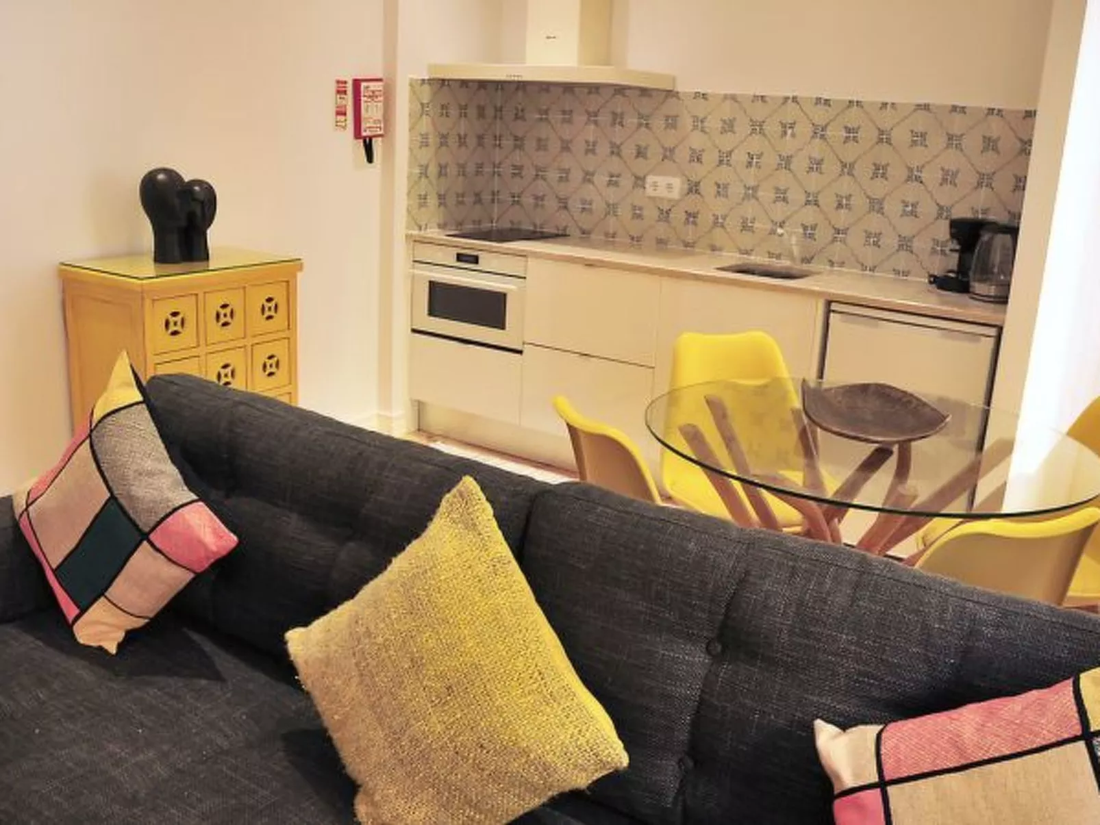 Sado Blue City&River Flats - Gal&aacute-pos - Inside