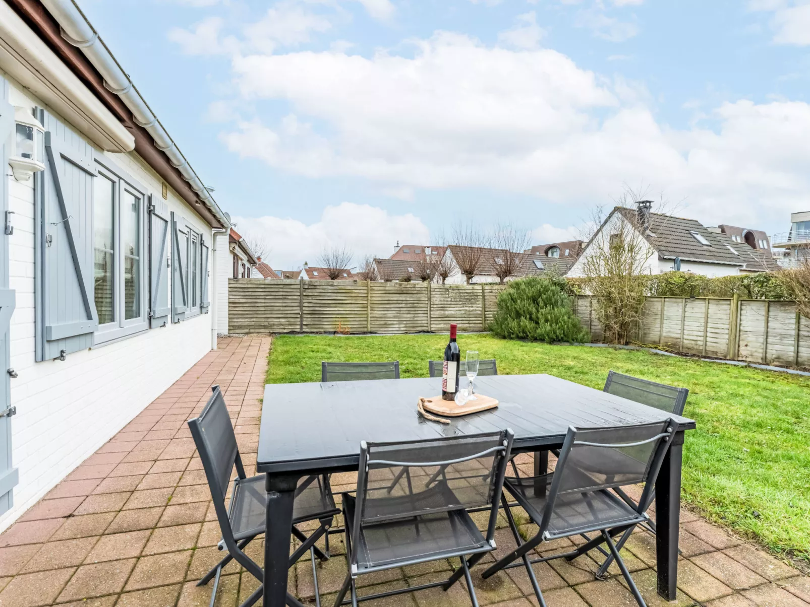 Strandhuis with parking - Draußen