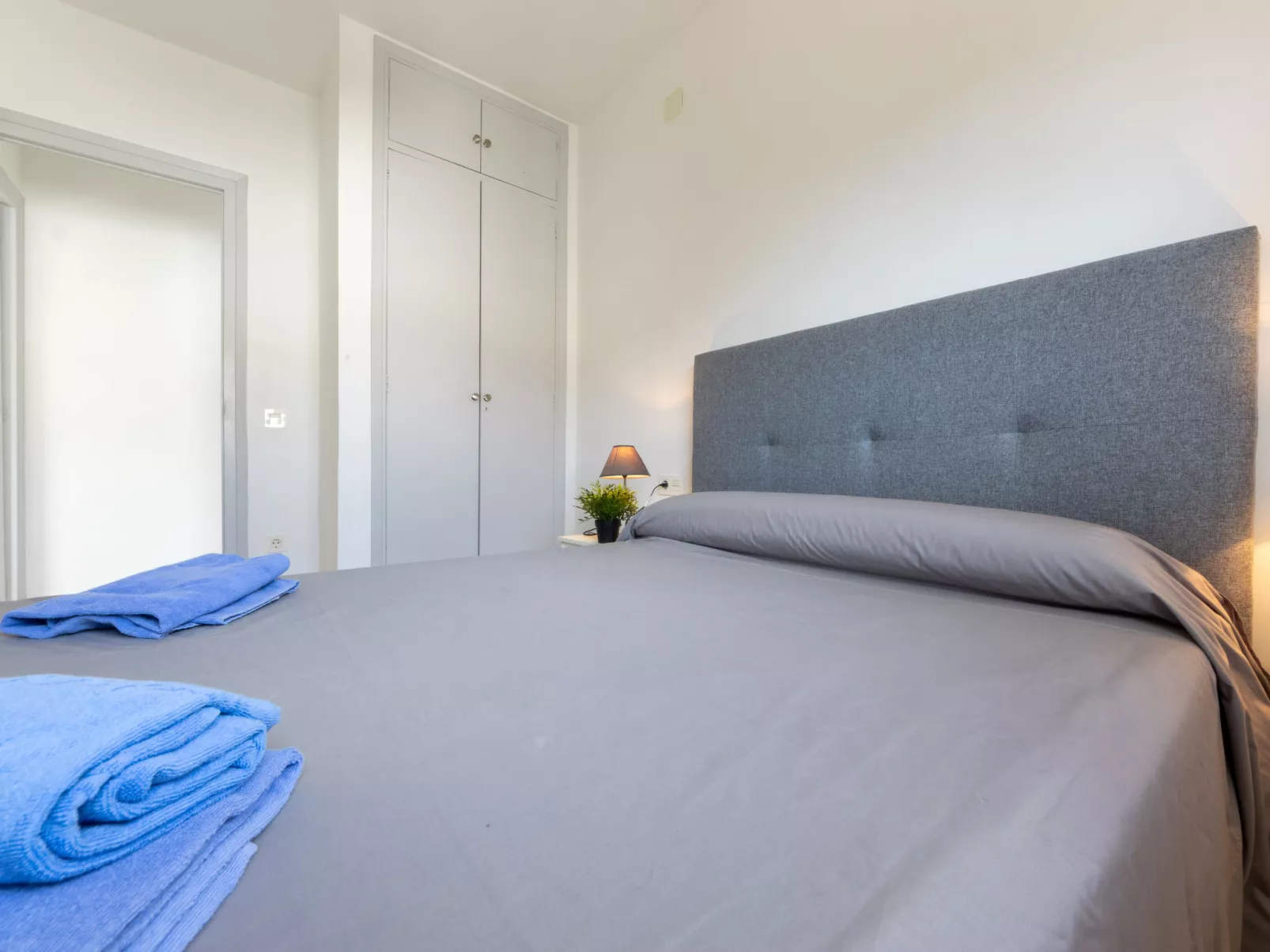 Higini Angles - Inside