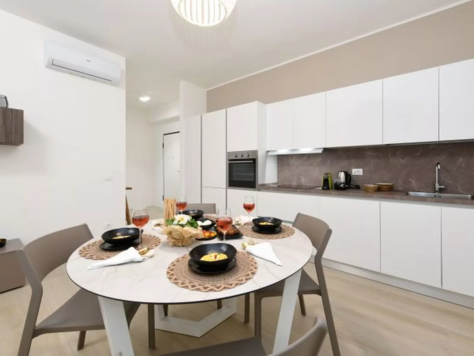 DesenzanoLoft Elegance - Image-tags.info