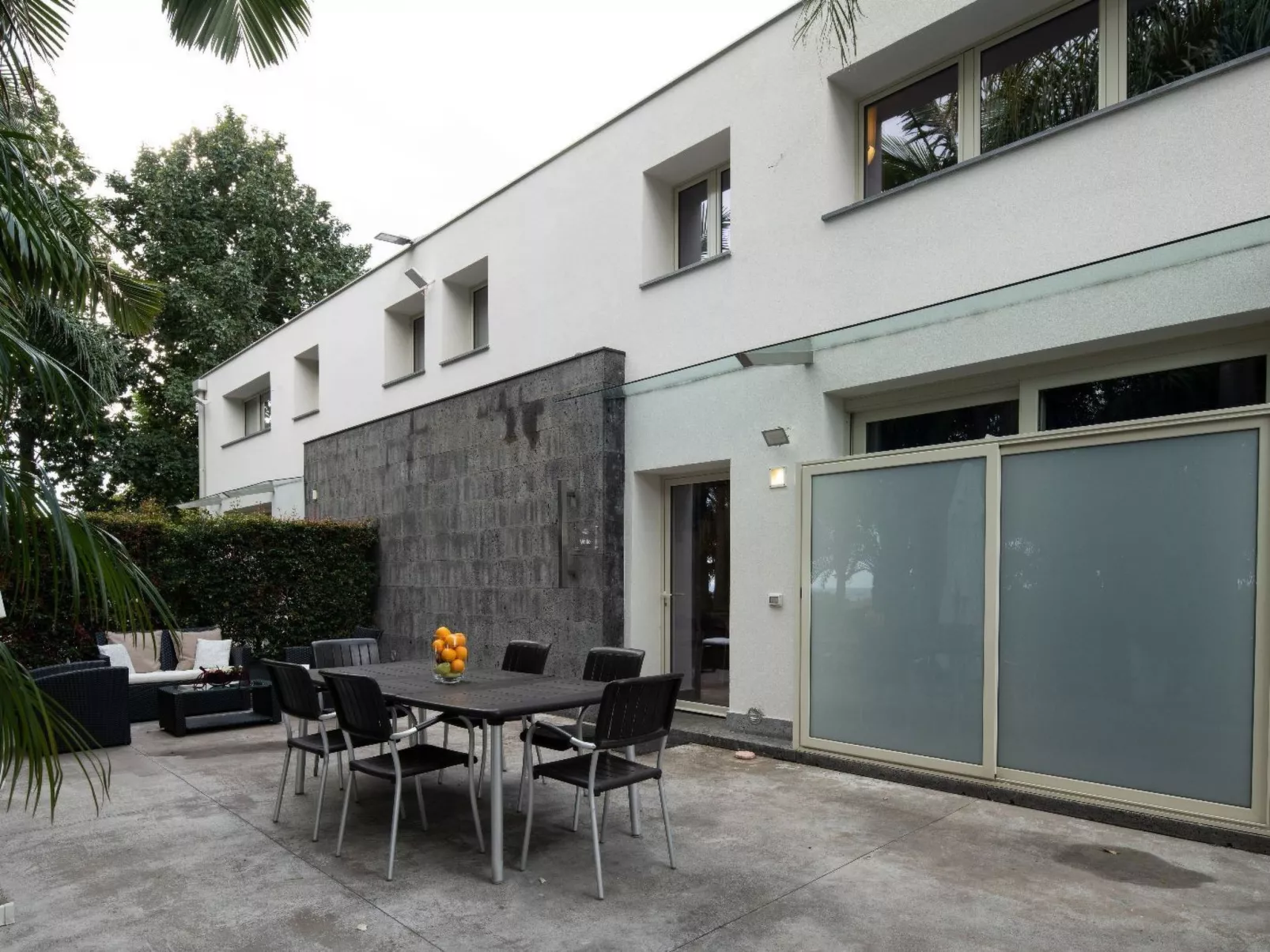 Villa Carlino White - Inside