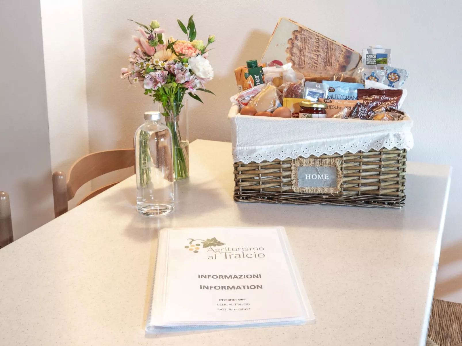 Zimmer mit Bad in einer Einrichtung mit Wellness-Center - Dedans