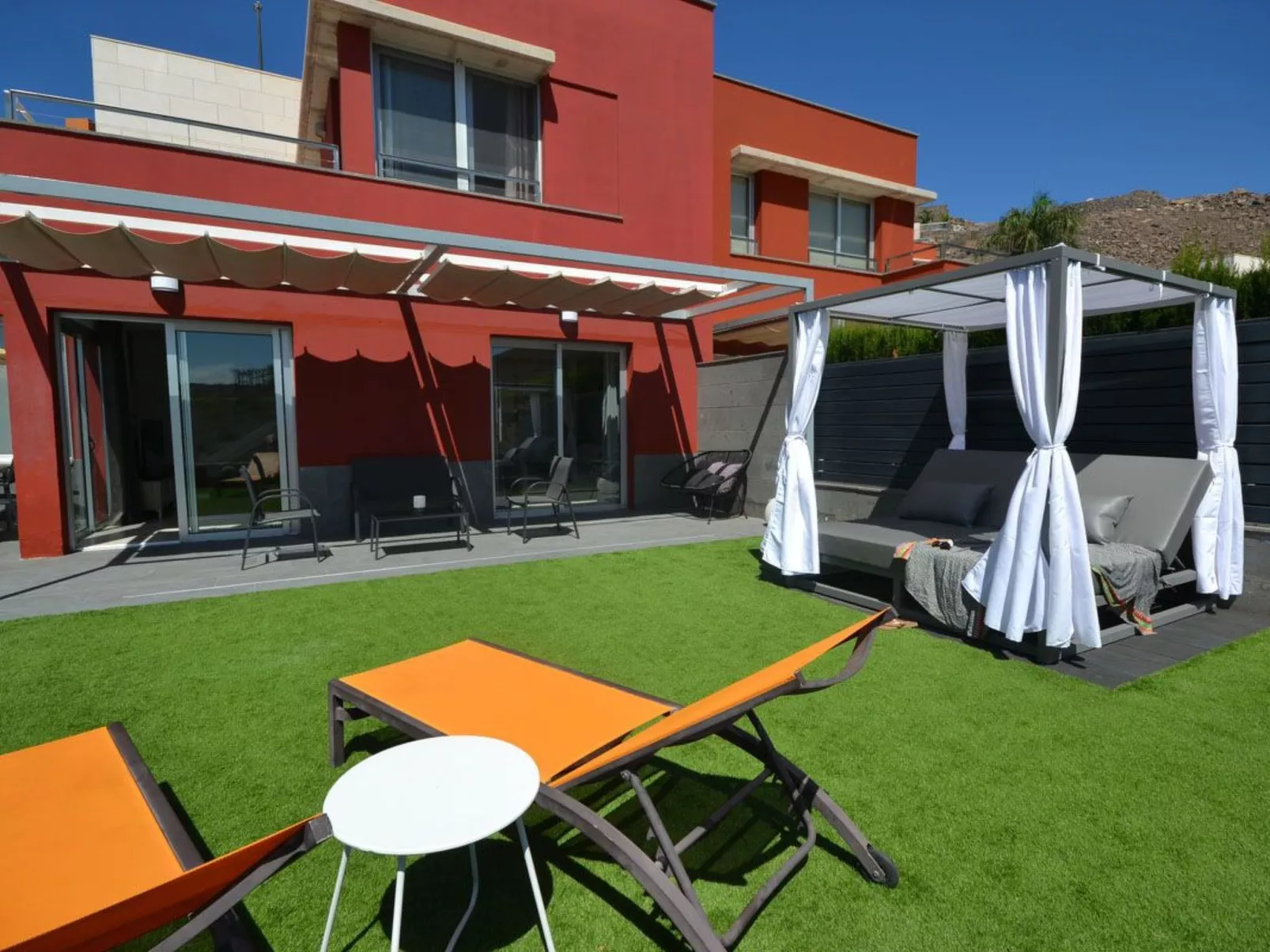 Villa für 4 Personen mit Schwimmbad und balinesi - Drinnen