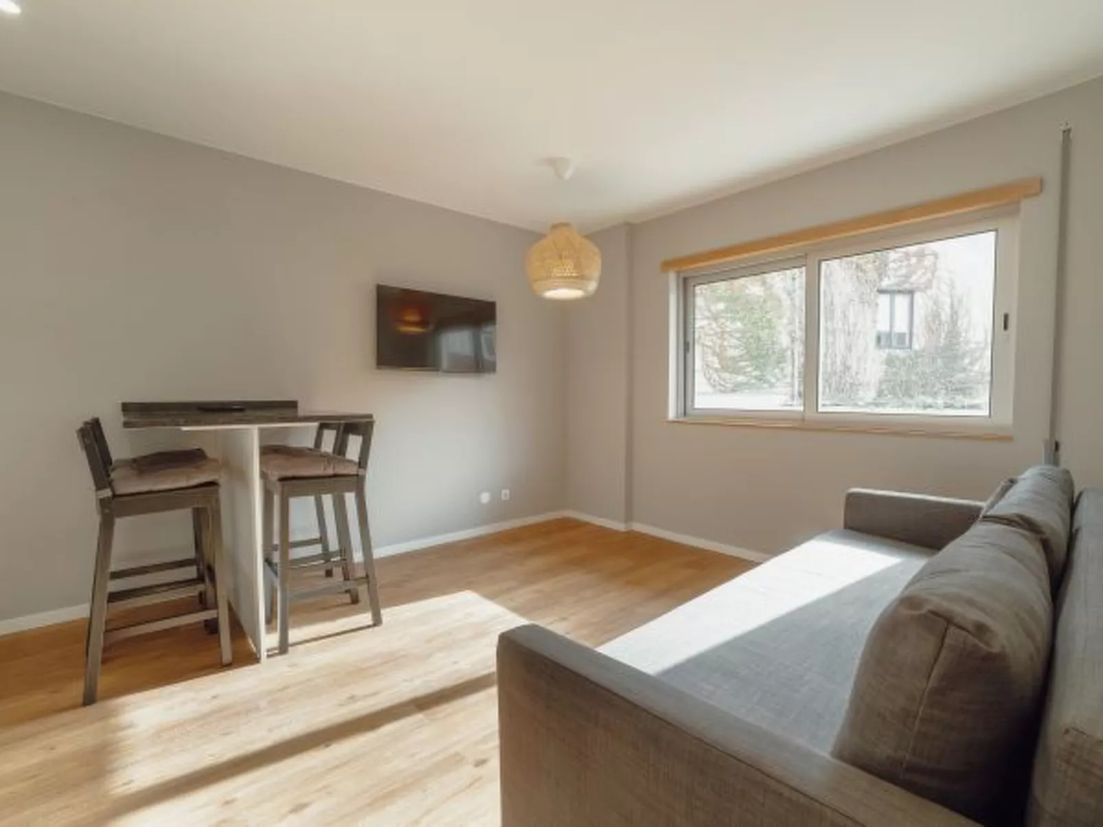 CRYSTAL PALACE GARDEN STYLISH APARTMENT - Inside