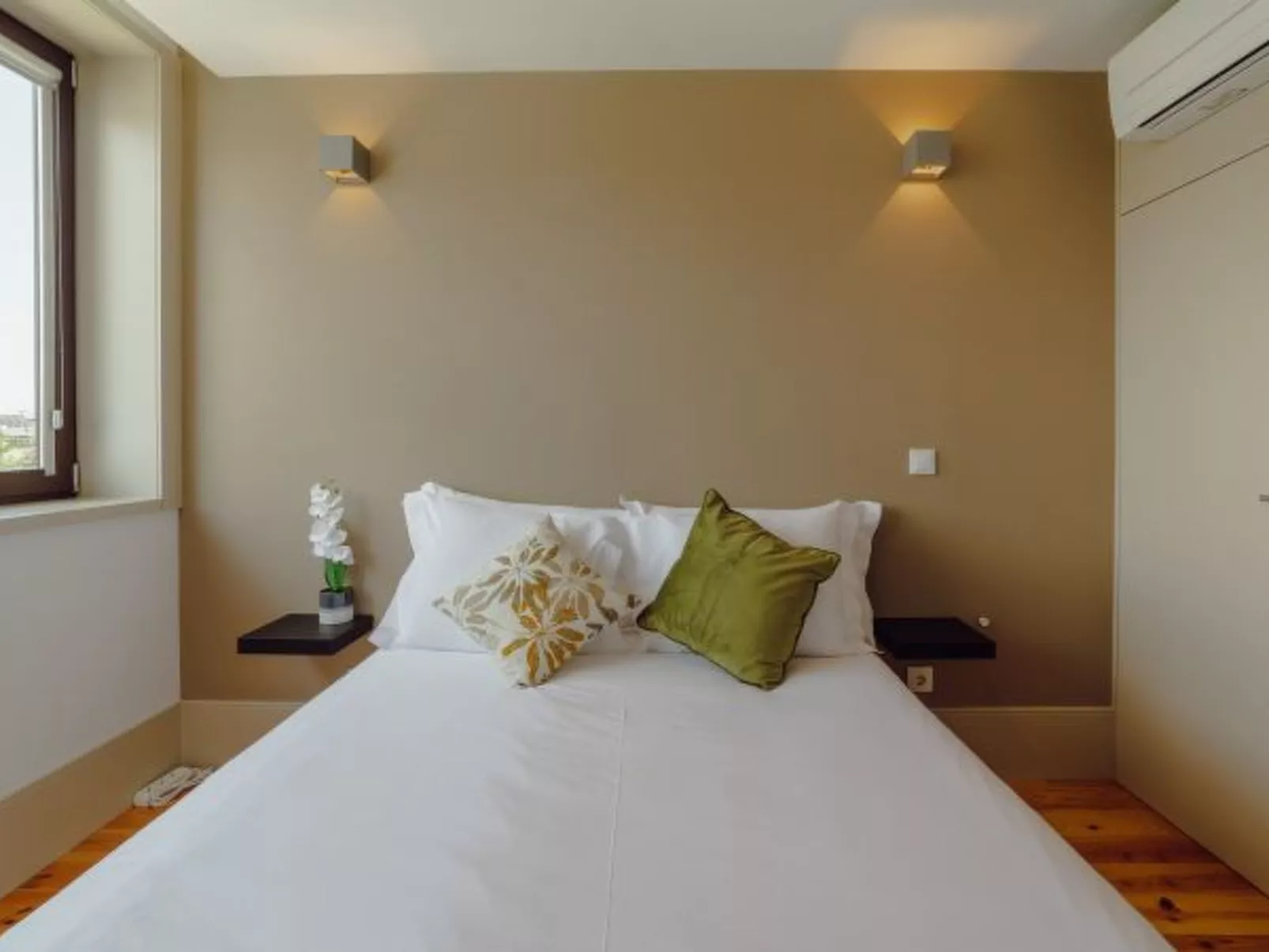 LEGACY OPORTO DESIGN APARTMENT G by VACATIONY - Inside