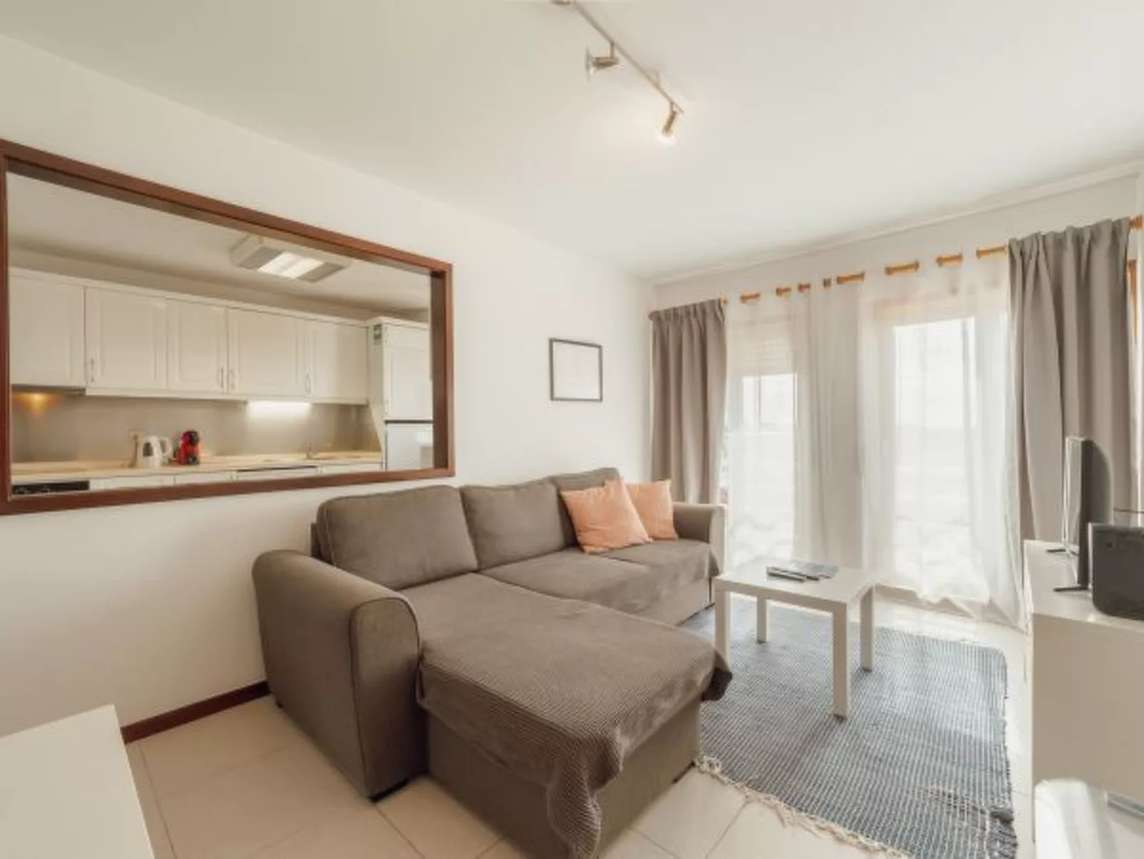 ESPINHO MODERN 3 BEDROOM APARTMENT by VACATIONY - Drinnen