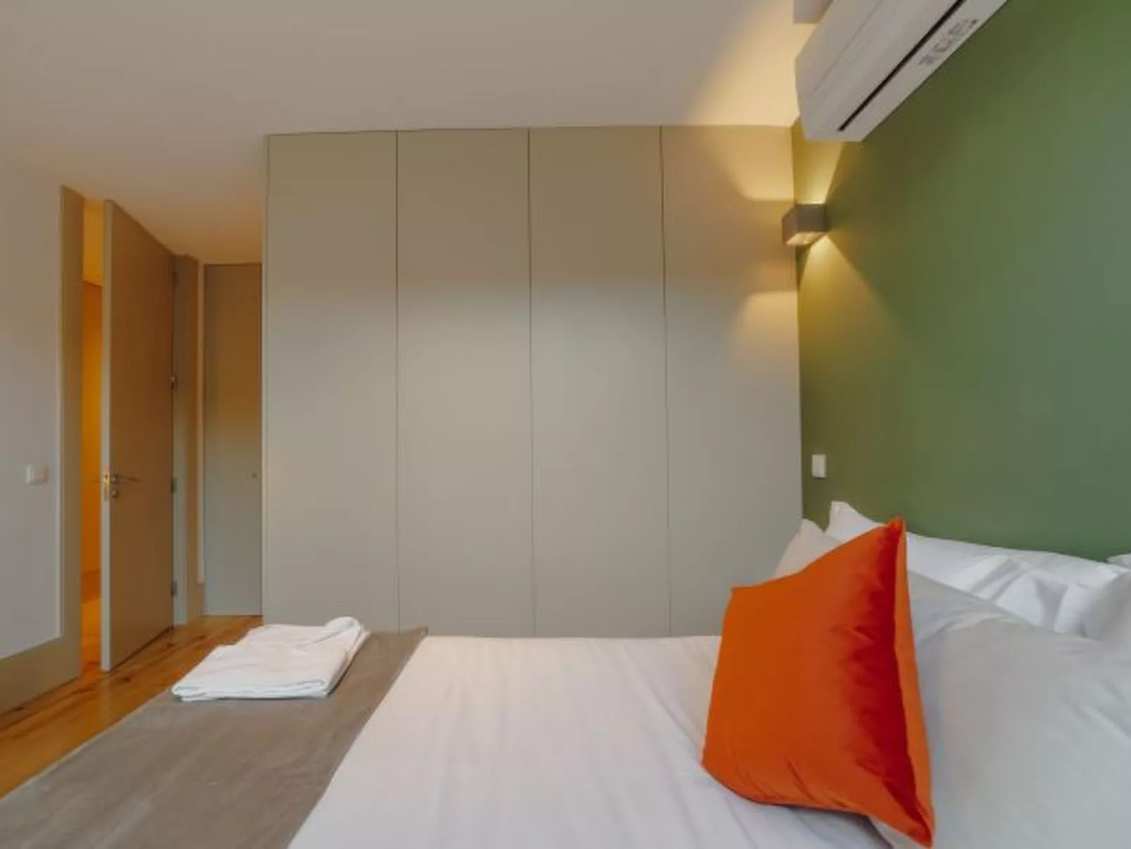 LEGACY OPORTO PREMIUM APARTMENT B by VACATIONY - Inside