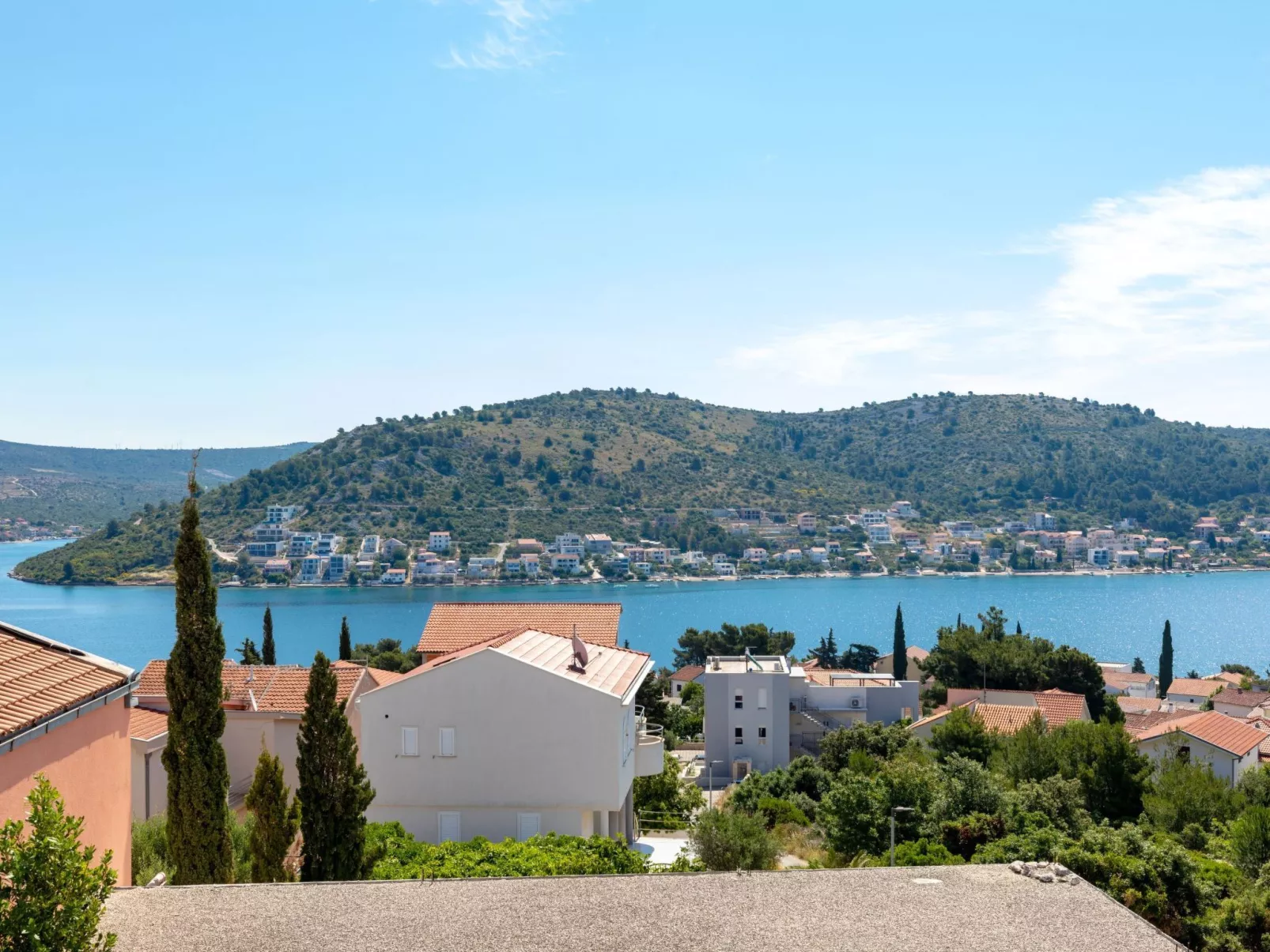 "Maya Z" mit Blick auf das Wasser - Image-tags.info