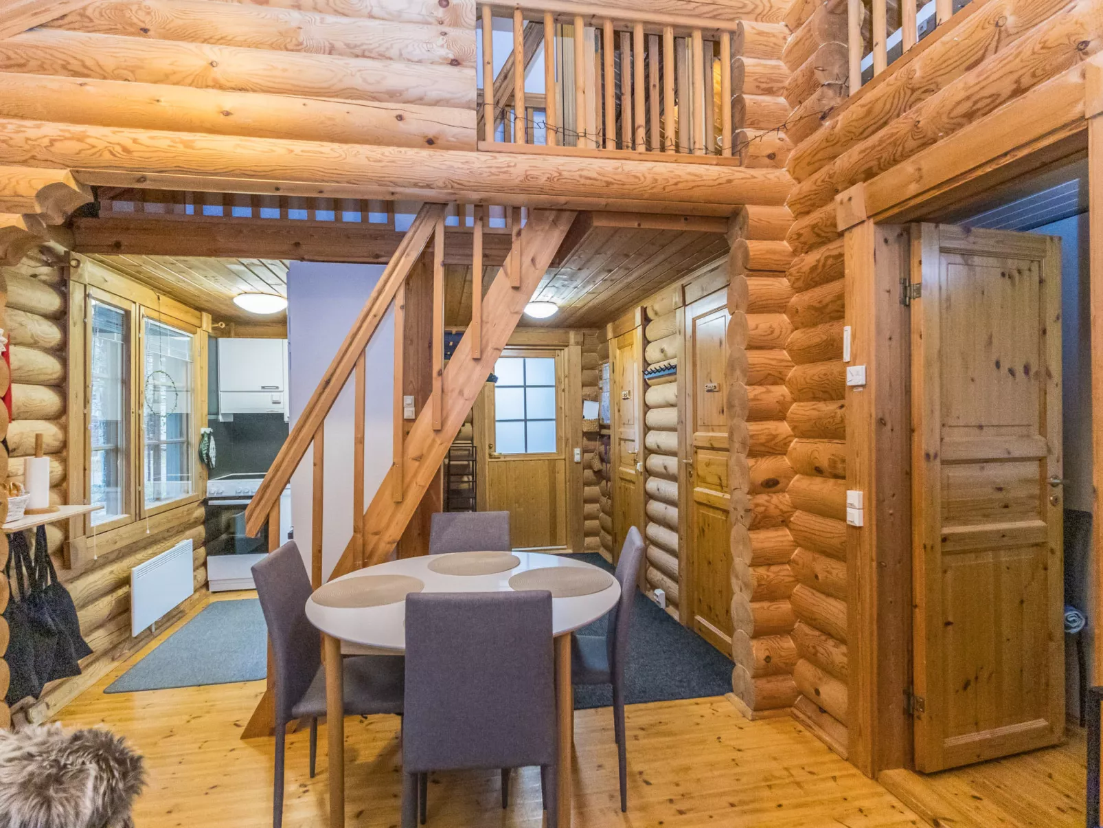 Levin ainola - Inside