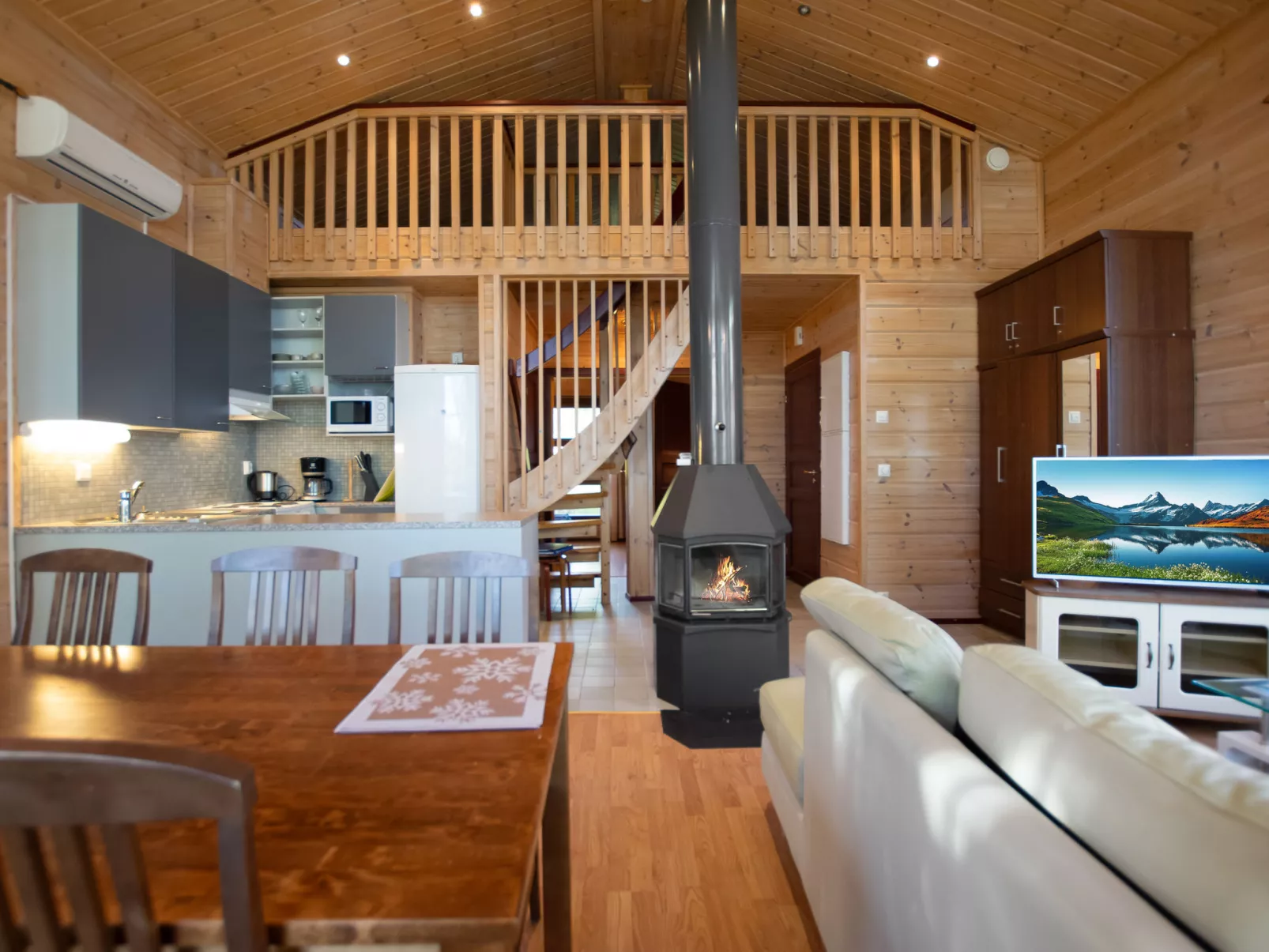 Tiirinniemi 27 a - Inside