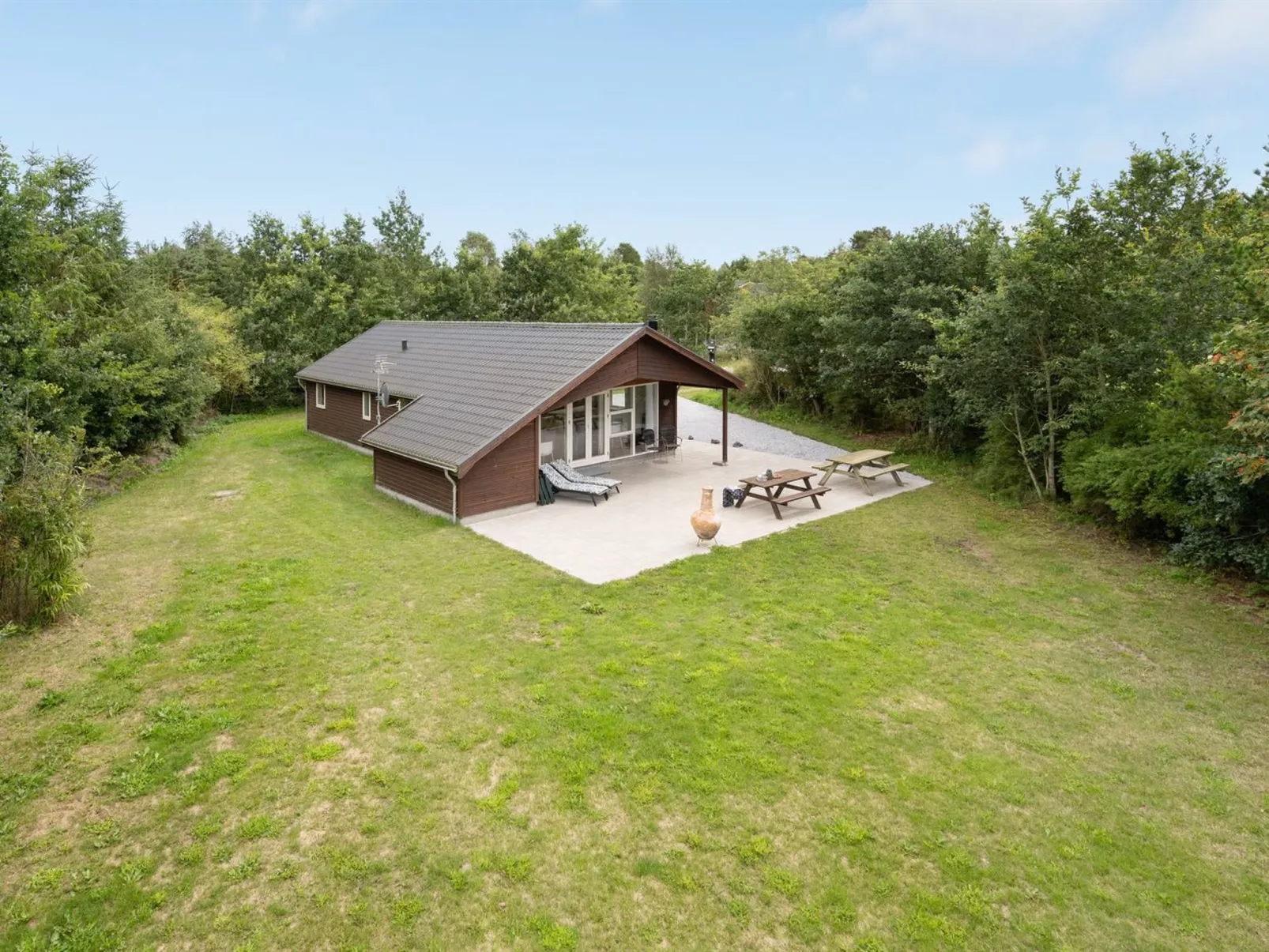 "Alvi" - 400m to the fjord - Draußen