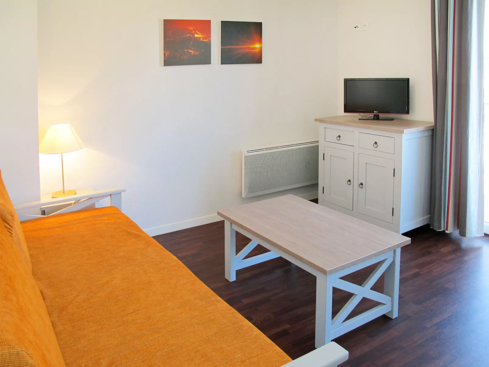 Le Domaine des Grands Lacs - Inside