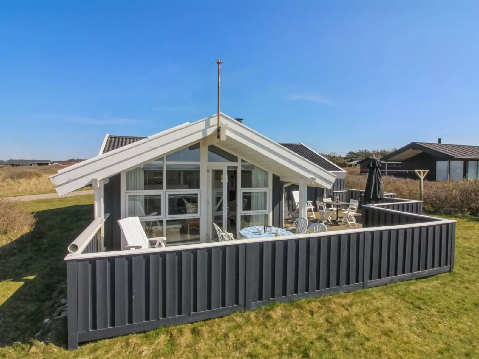 "Minka" - 58m from the sea - Outside