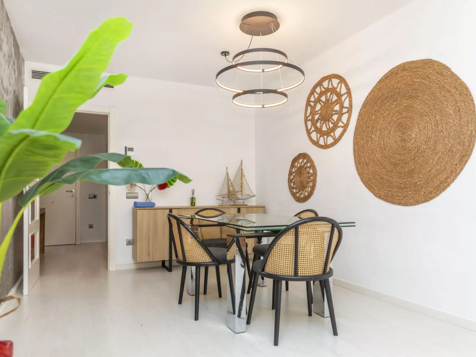 Nova Torredembarra - Inside