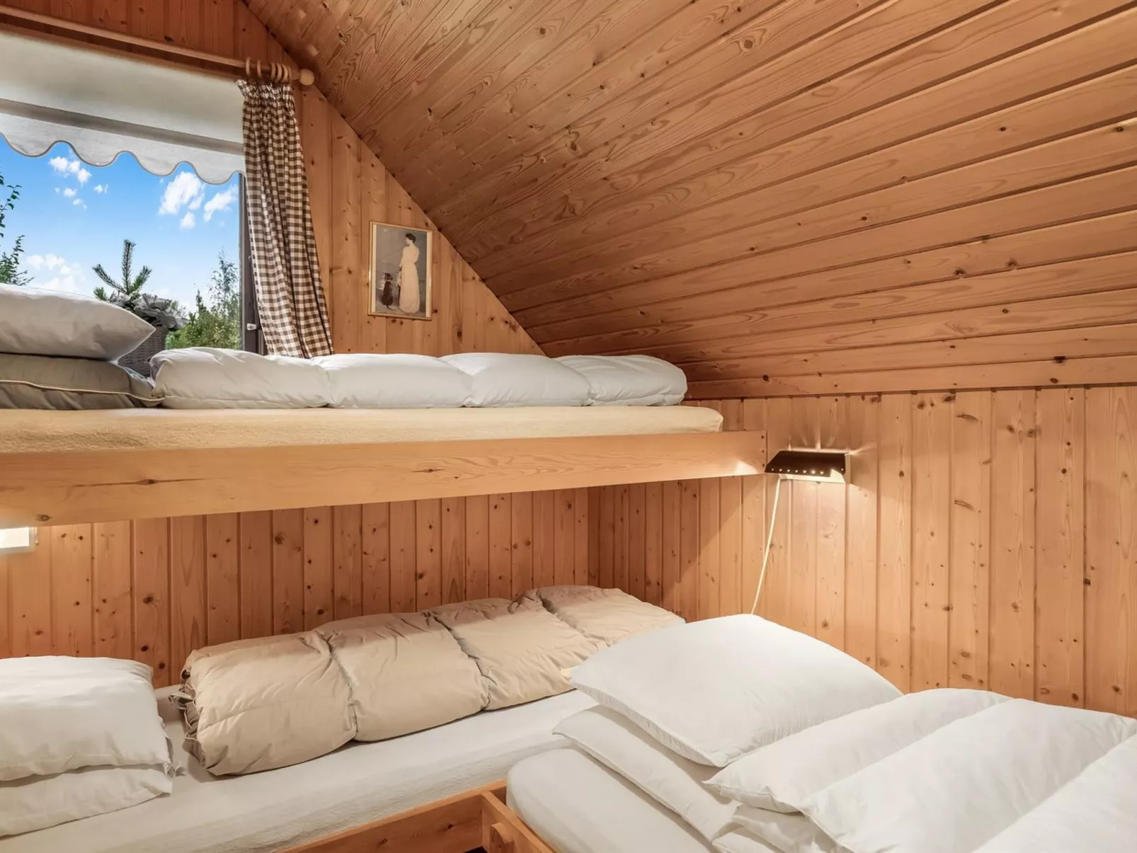 "Adina" -  from the sea - Dedans