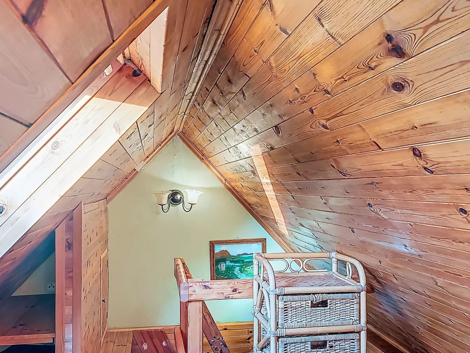 Eagle Nest - Outside