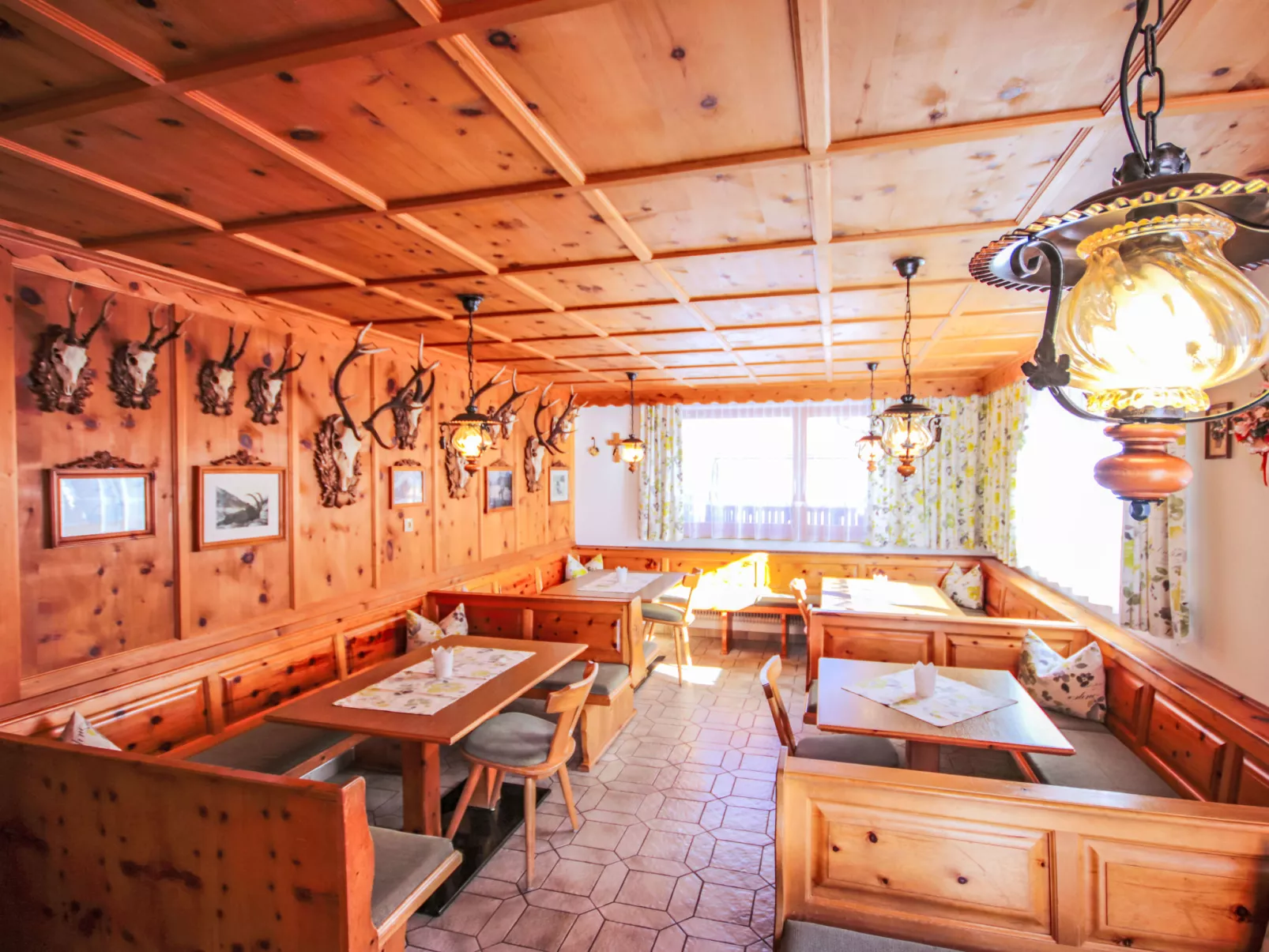 Garni Regina - Inside