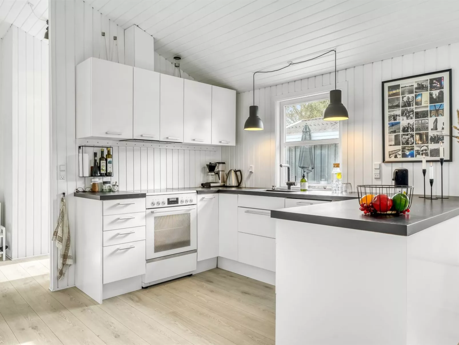 "Annamie" - 1.8km from the sea - Inside