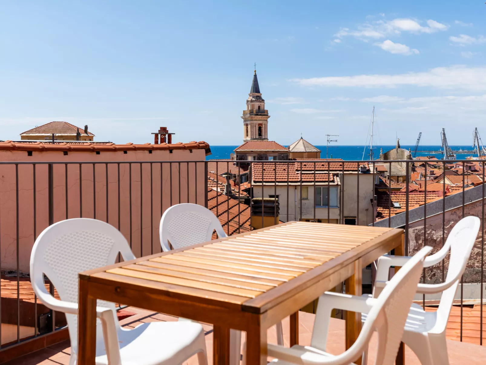 FouFou NEU - Outside