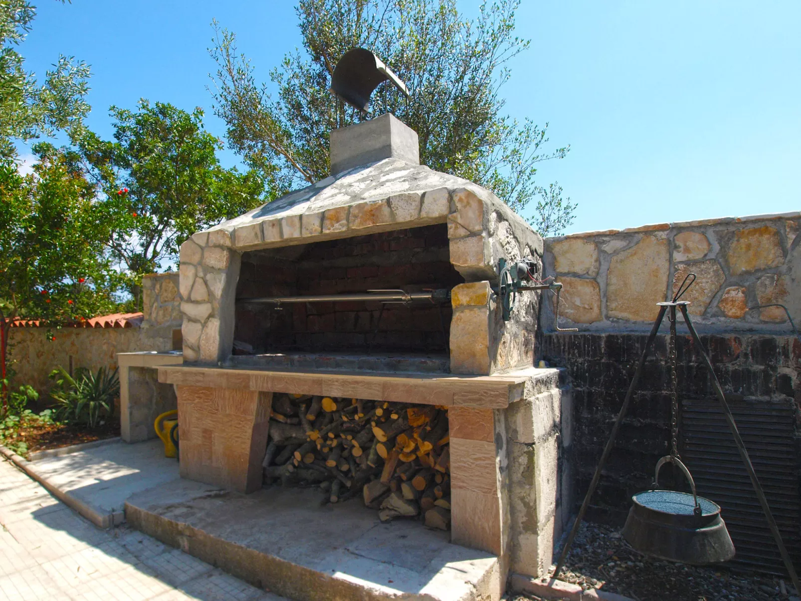 Apartment 1665 - Image-tags.info