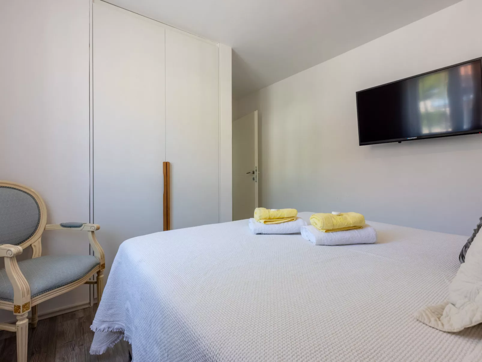 Valmor / HR-10669-01 - Image-tags.info