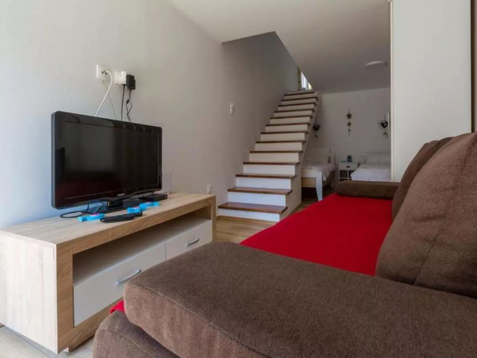 NONA / HR-09892-01 - Image-tags.info