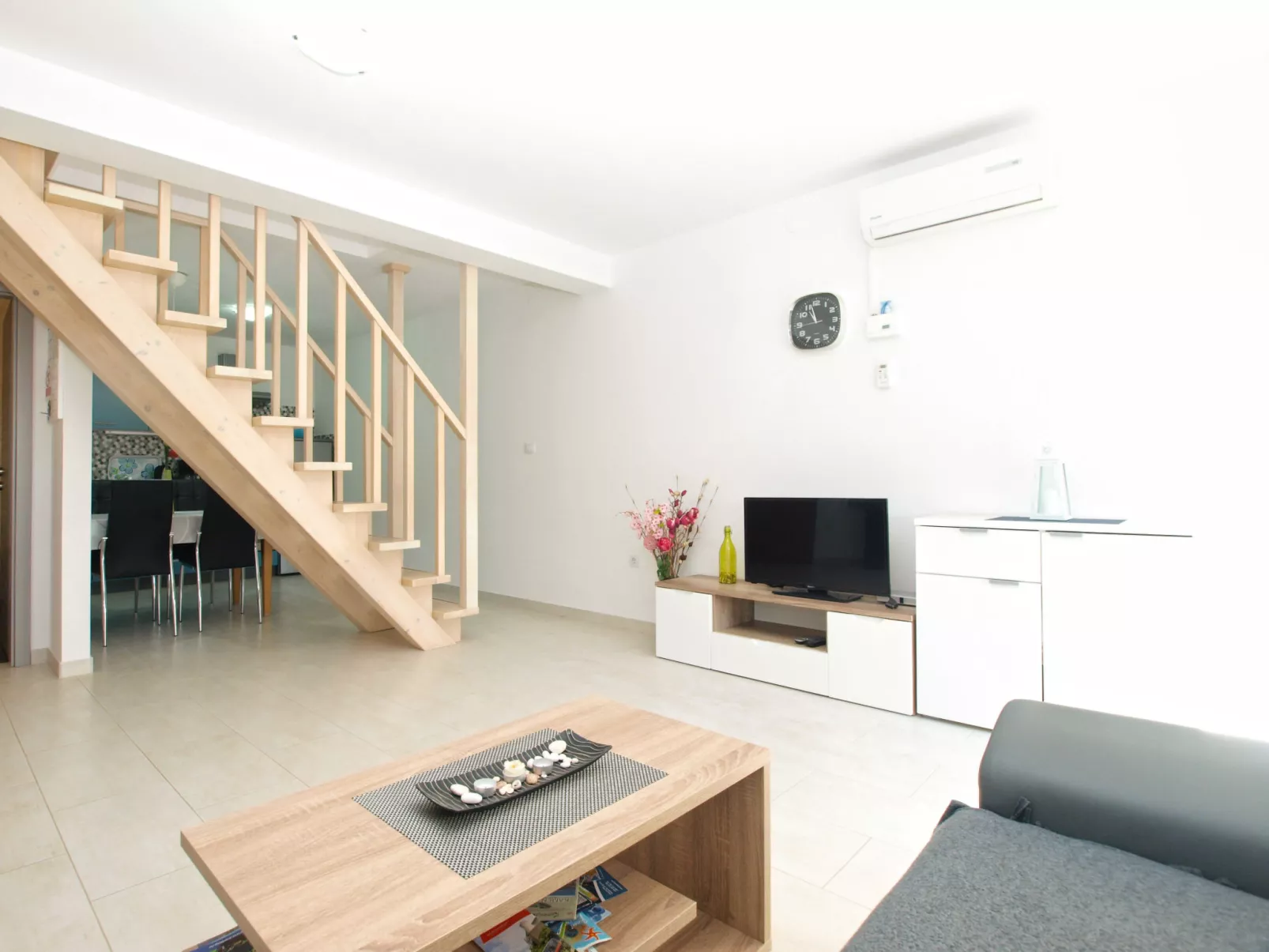 Apartment 1819 - Image-tags.info