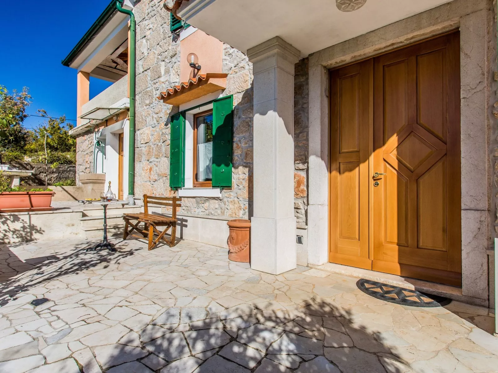 House Kras - Outside