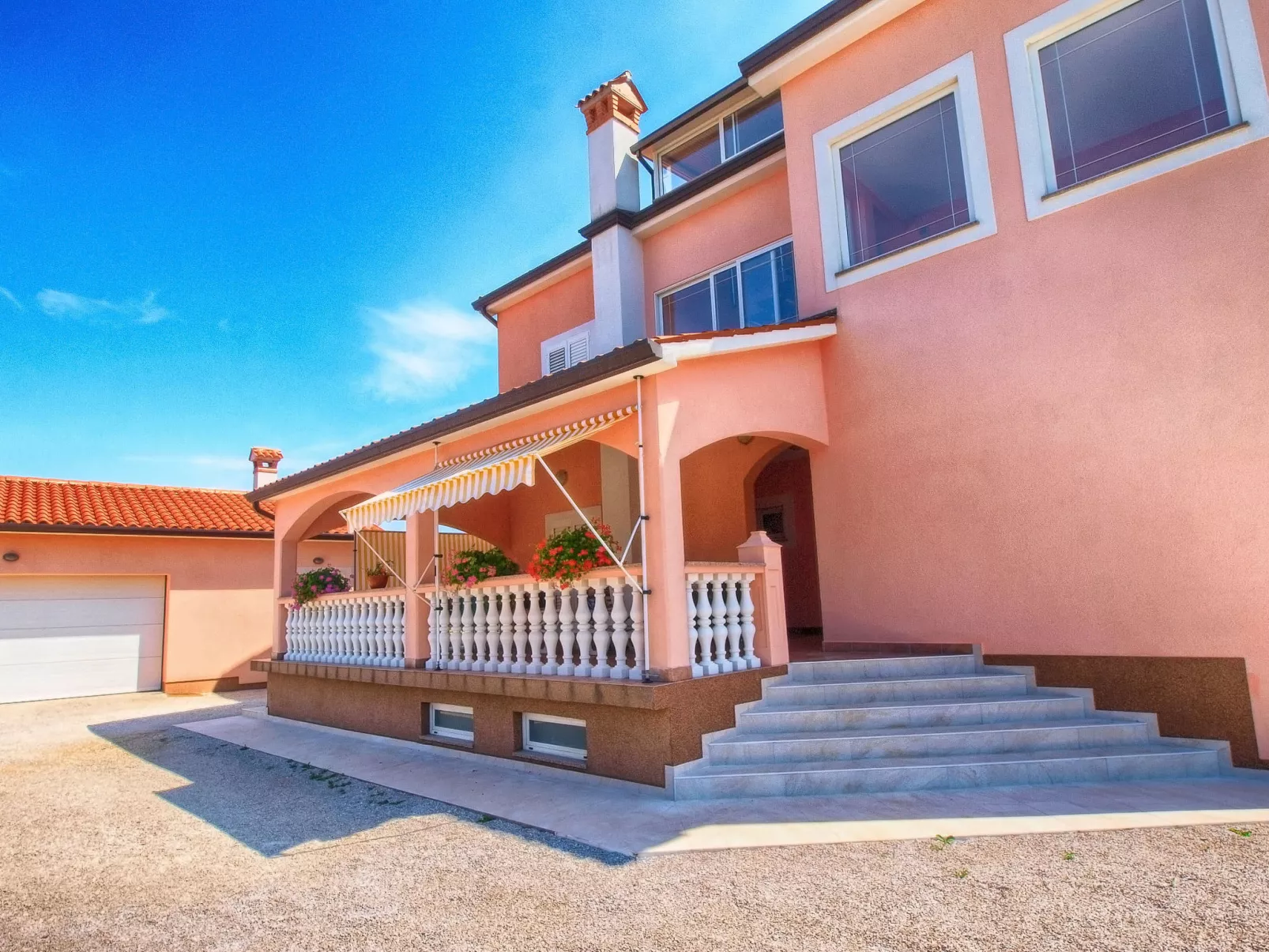 Apartment 870 - Image-tags.info