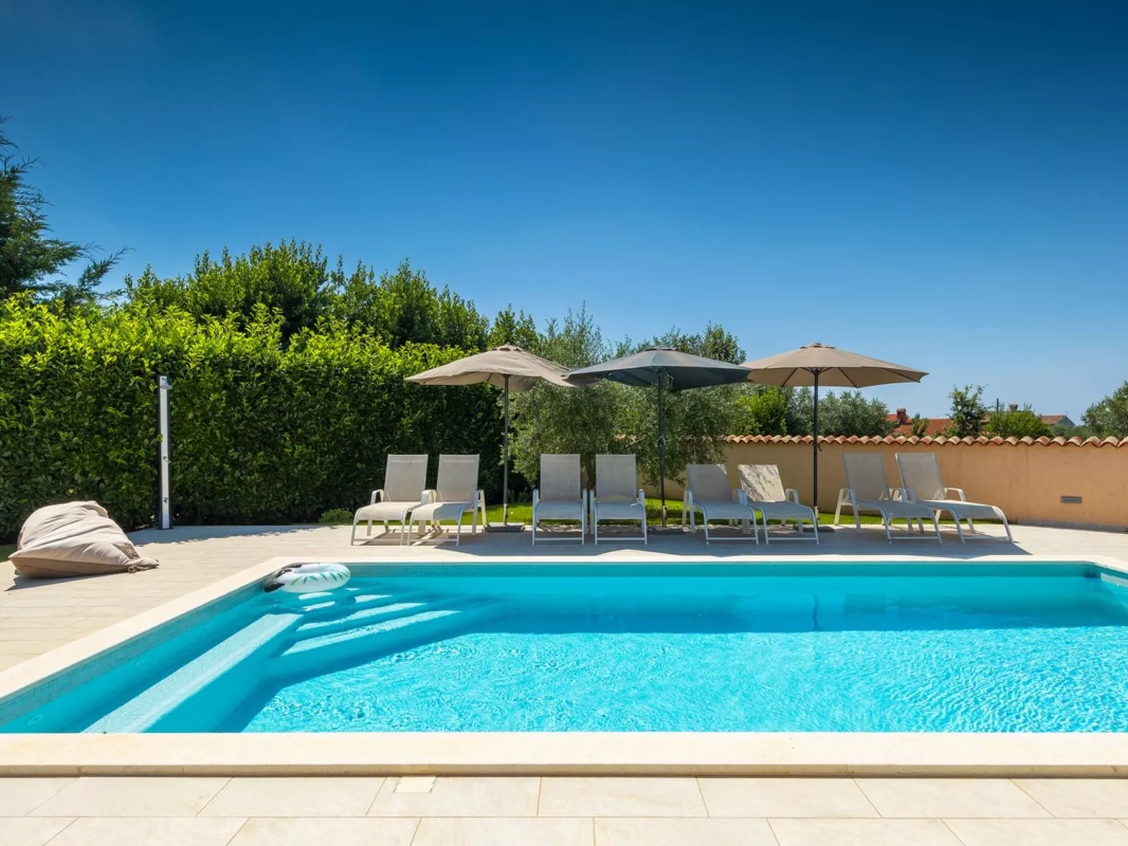 Villa Magica - Draußen